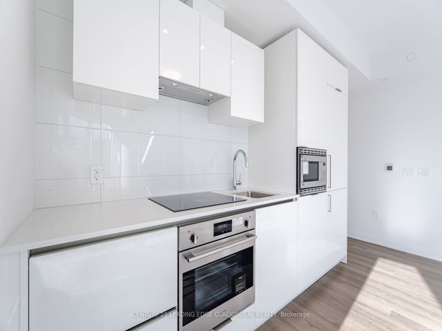 3114 - 230 Simcoe St