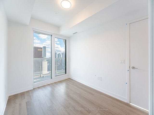 3114 - 230 Simcoe St