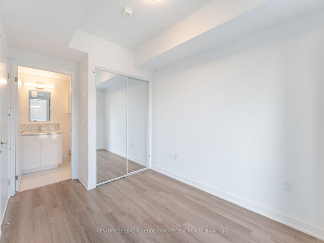 3114 - 230 Simcoe St