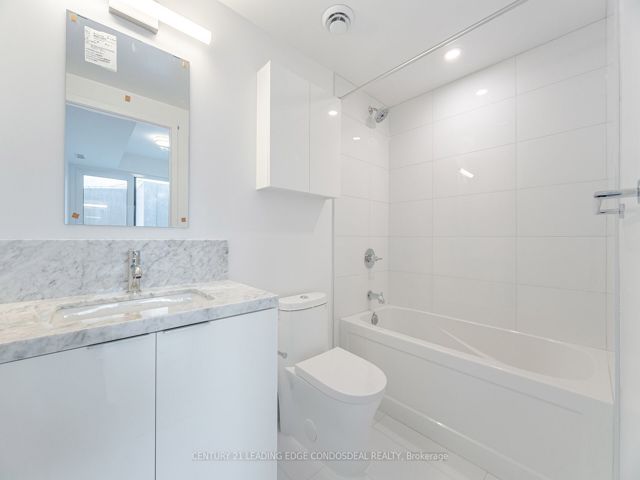 3114 - 230 Simcoe St