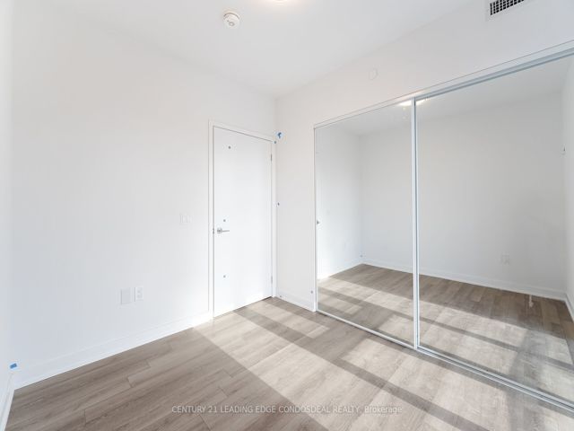 3114 - 230 Simcoe St