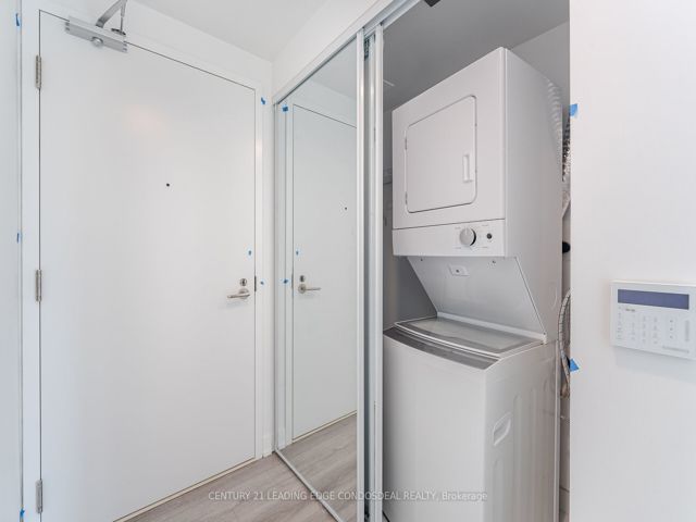3114 - 230 Simcoe St