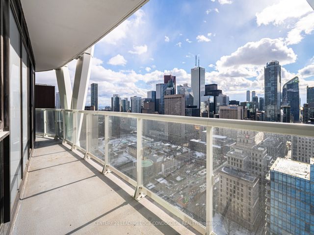 3114 - 230 Simcoe St