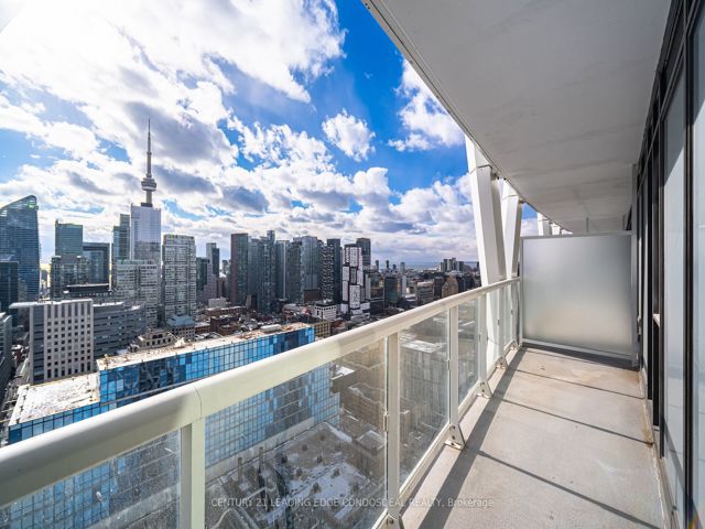 3114 - 230 Simcoe St