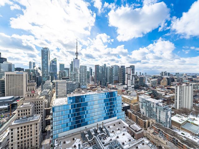 3114 - 230 Simcoe St