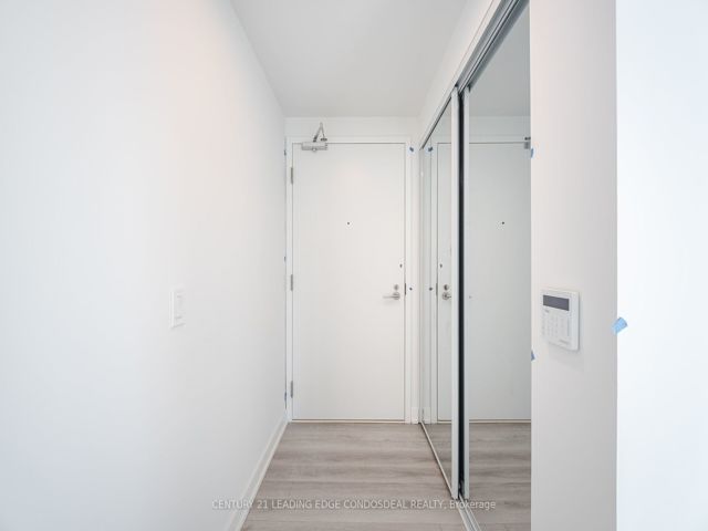 3114 - 230 Simcoe St