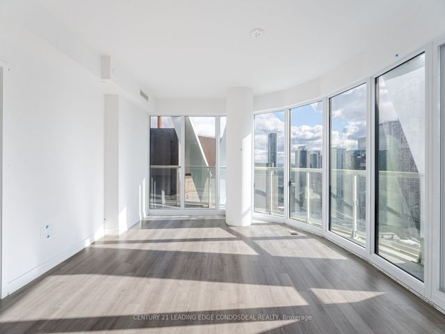 3114 - 230 Simcoe St