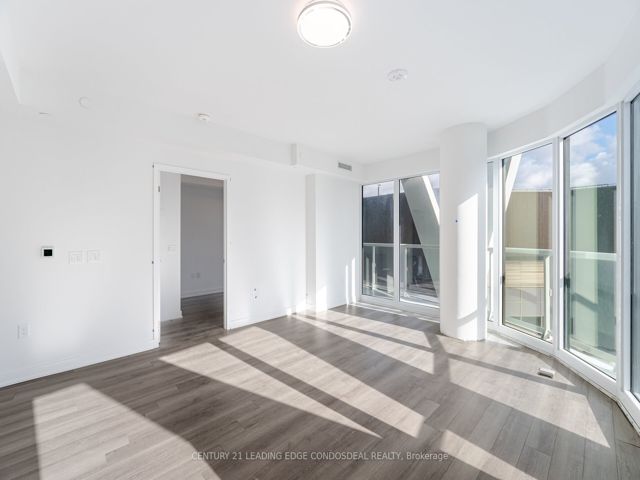 3114 - 230 Simcoe St
