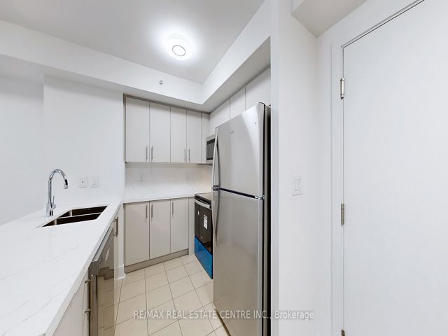1505 - 5740 Yonge St