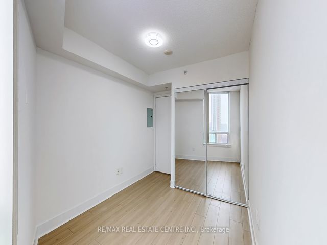 1505 - 5740 Yonge St