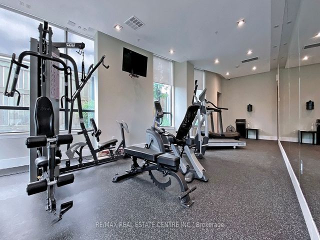 1505 - 5740 Yonge St