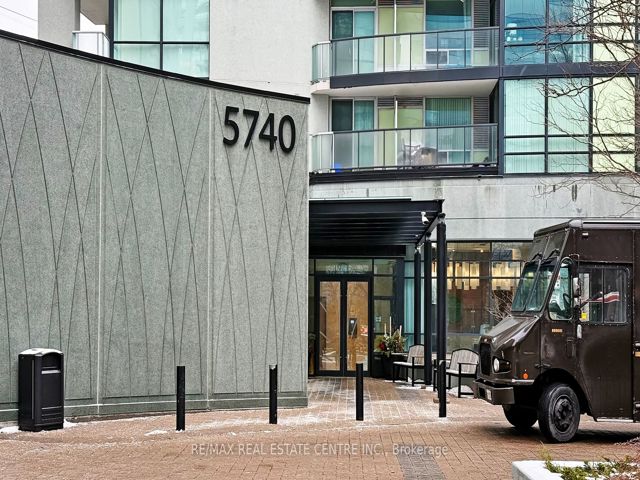 1505 - 5740 Yonge St