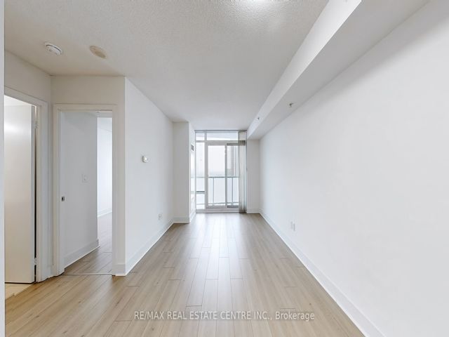 1505 - 5740 Yonge St