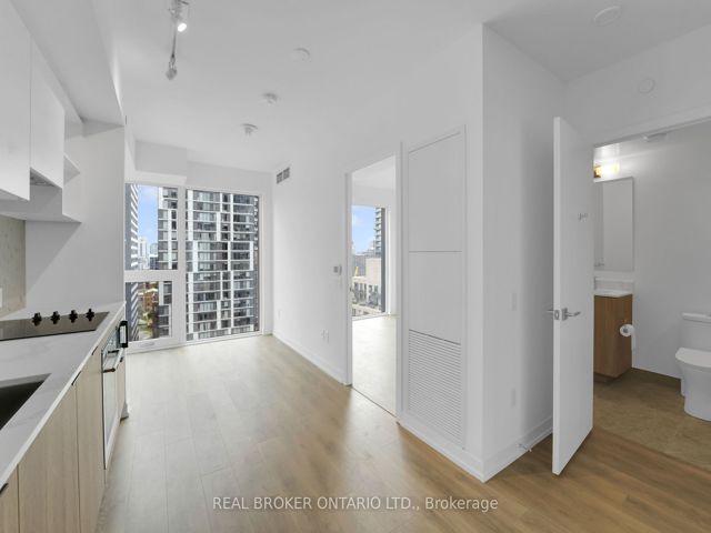 1802 - 82 Dalhousie St