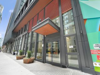 1802 - 82 Dalhousie St