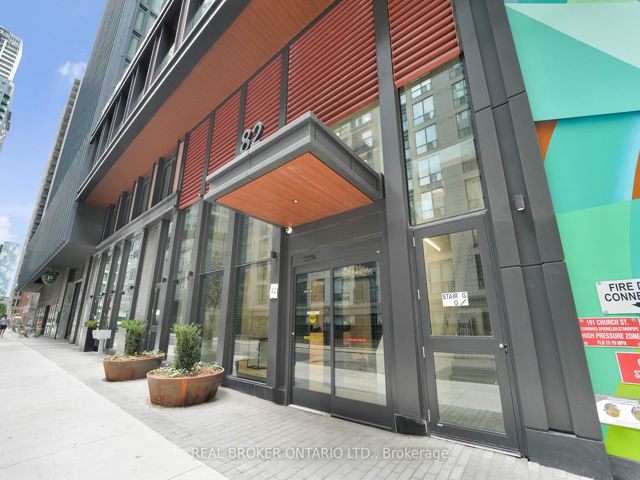 1802 - 82 Dalhousie St