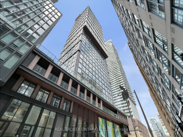 1802 - 82 Dalhousie St