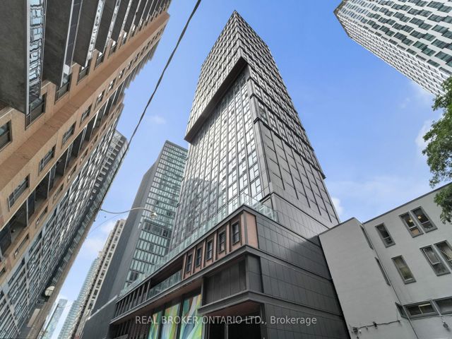 1802 - 82 Dalhousie St