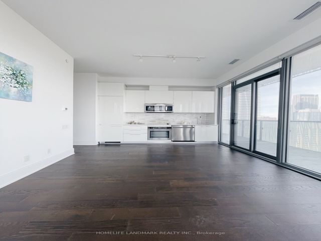 LPH4707 - 50 Charles St E