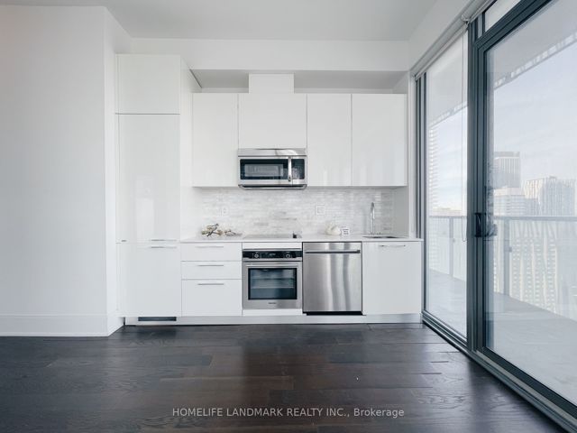 LPH4707 - 50 Charles St E
