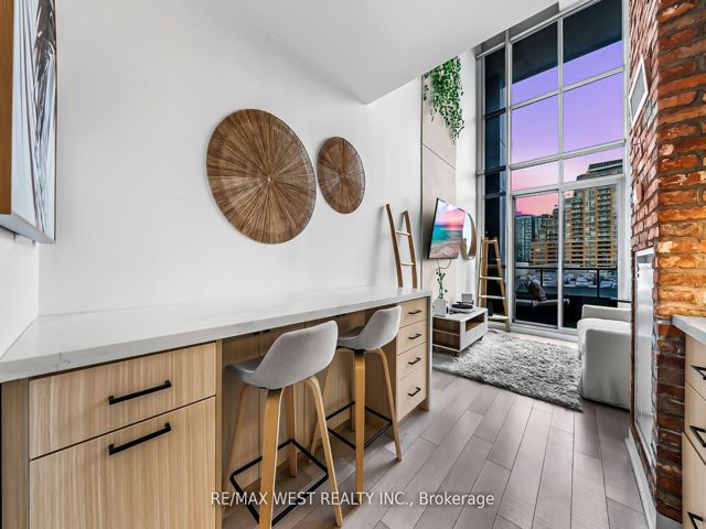 429 - 5 Hanna Ave