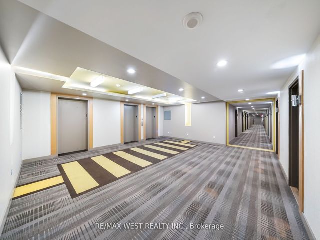 429 - 5 Hanna Ave