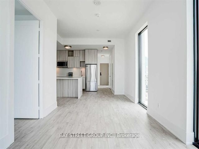 1022 - 118 Merchants' Wharf Ave