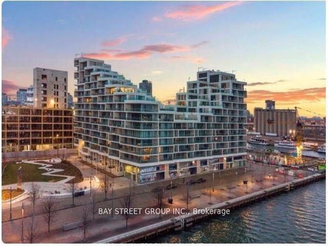 1022 - 118 Merchants' Wharf Ave