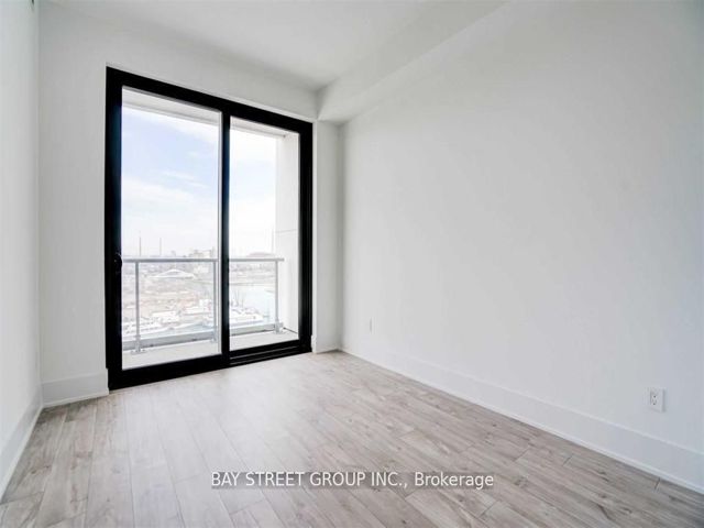 1022 - 118 Merchants' Wharf Ave