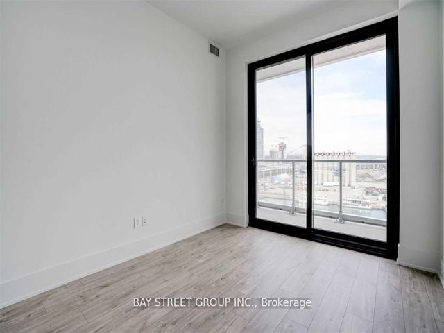 1022 - 118 Merchants' Wharf Ave
