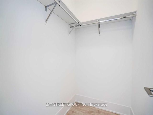 1022 - 118 Merchants' Wharf Ave