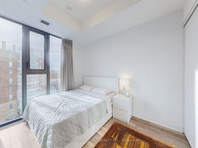 518 - 250 Lawrence Ave W