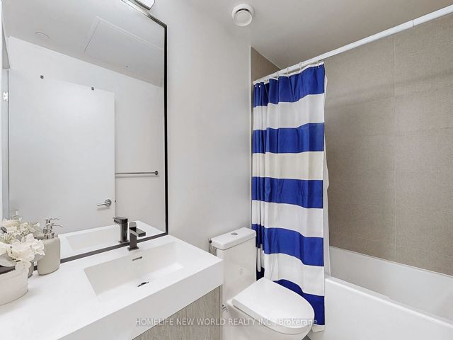 518 - 250 Lawrence Ave W
