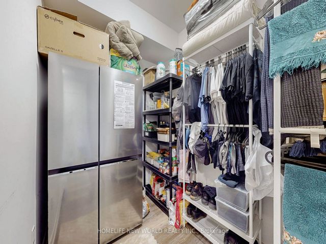 518 - 250 Lawrence Ave W