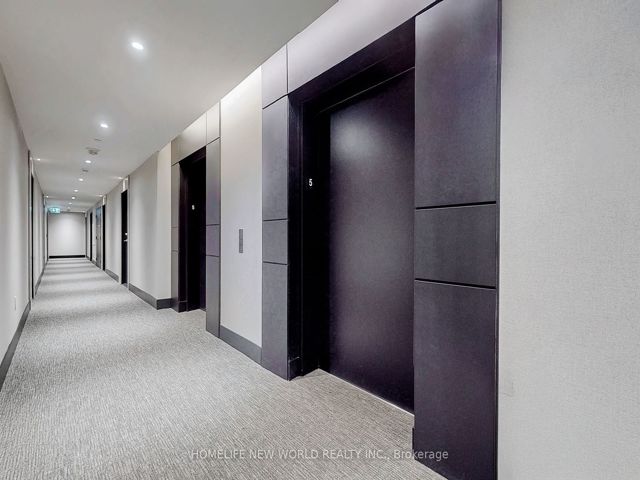 518 - 250 Lawrence Ave W