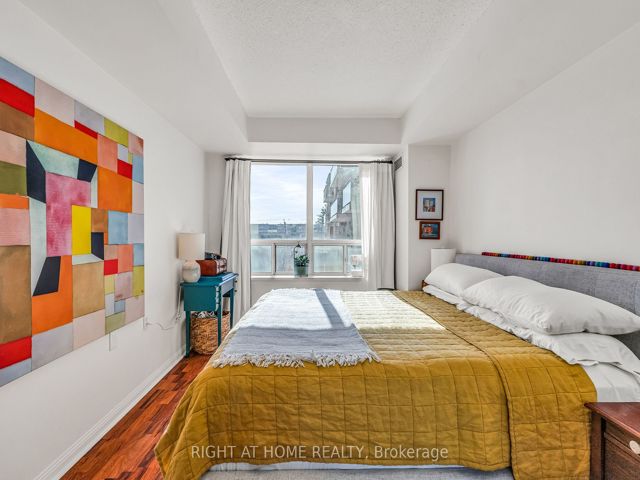 405 - 650 Lawrence Ave W