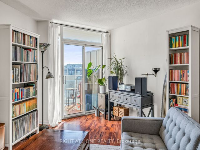 405 - 650 Lawrence Ave W