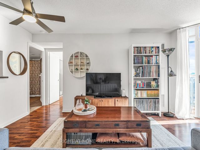 405 - 650 Lawrence Ave W