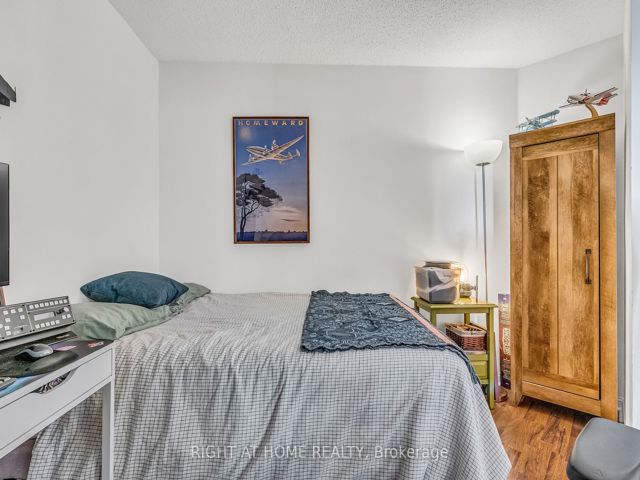405 - 650 Lawrence Ave W