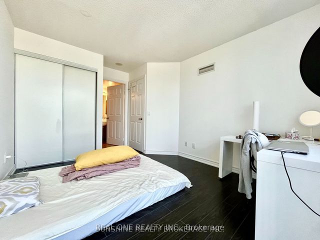 3112 - 763 Bay St