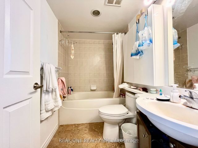 3112 - 763 Bay St