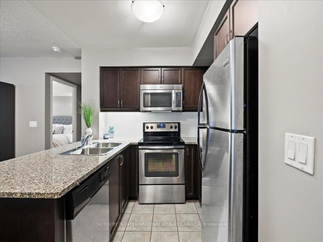 707 - 19 Grand Trunk Cres