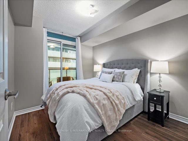 707 - 19 Grand Trunk Cres