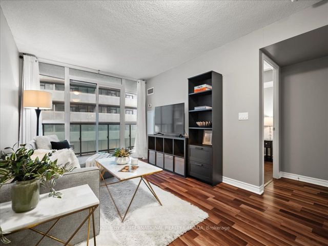 707 - 19 Grand Trunk Cres