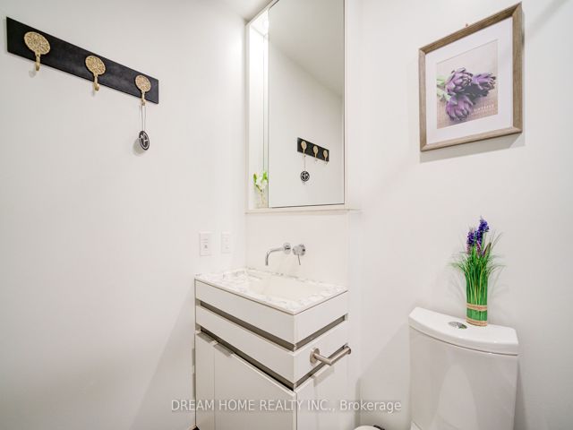 4408 - 197 Yonge St