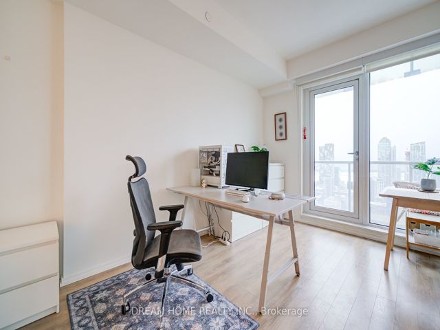 4408 - 197 Yonge St