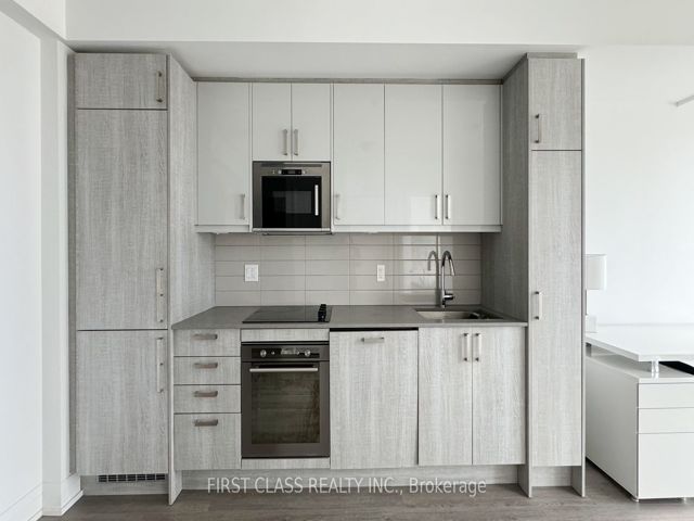 1707 - 77 Mutual St