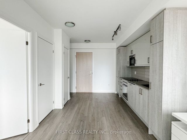 1707 - 77 Mutual St