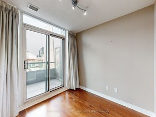 1915 - 51 Lower Simcoe St