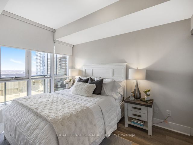 1704 - 32 Davenport Rd